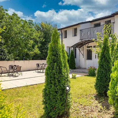 Duo Caffe Baneasa Vakantiehuis *