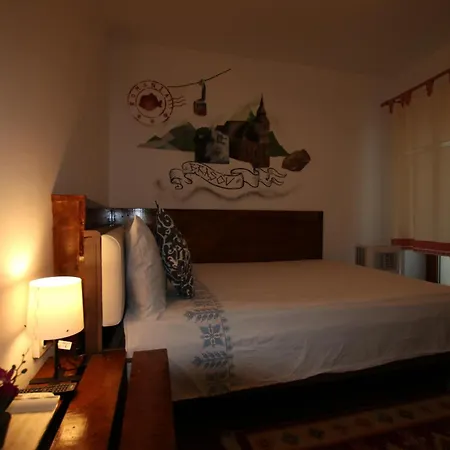Bed and breakfast Duo Caffe Baneasa 2*